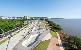 Amplo, aconchegante e pertinho de tudo